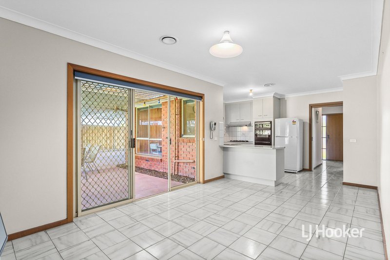 Photo - 2 Eva Court, Seabrook VIC 3028 - Image 9