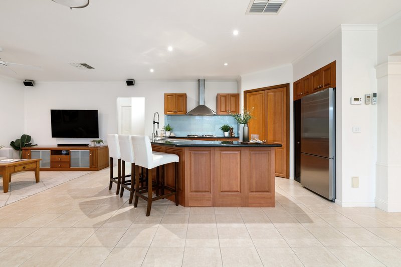 Photo - 2 Eve Close, Skye VIC 3977 - Image 9