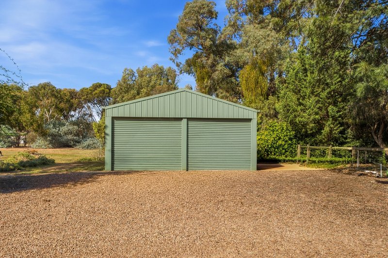 Photo - 2 Evelyn Court, Toolamba VIC 3614 - Image 15