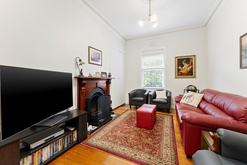 Photo - 2 Evelyn Road, Ringwood North VIC 3134 - Image 3