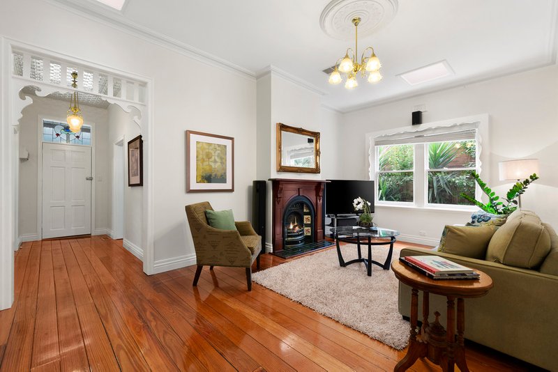 Photo - 2 Evelyn Road, Ringwood North VIC 3134 - Image 3