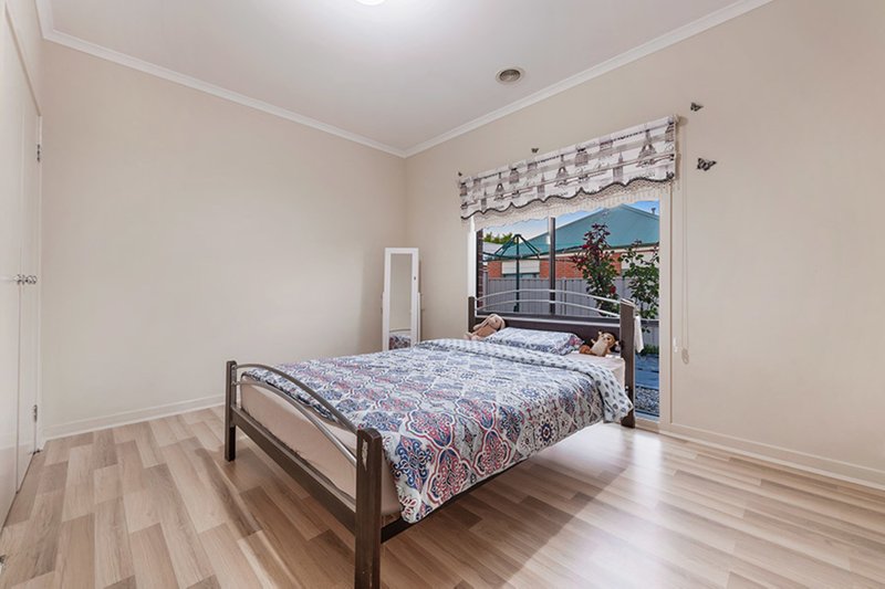 Photo - 2 Explorers Place, Craigieburn VIC 3064 - Image 9