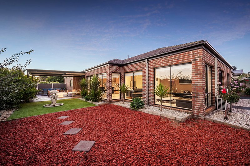 Photo - 2 Explorers Place, Craigieburn VIC 3064 - Image 13