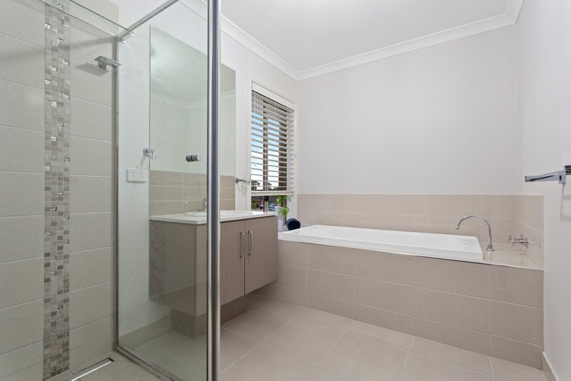 Photo - 2 Eynon Court, Mill Park VIC 3082 - Image 11