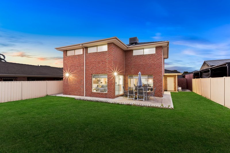 Photo - 2 Eynon Court, Mill Park VIC 3082 - Image 12