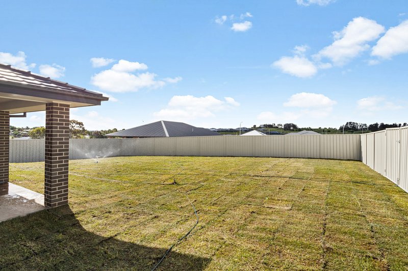 Photo - 2 Fairleigh Place, Kelso NSW 2795 - Image 6