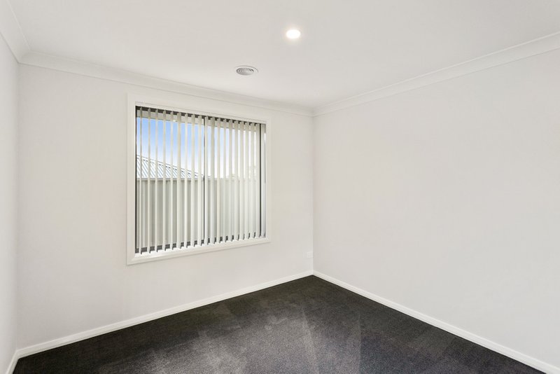 Photo - 2 Fairleigh Place, Kelso NSW 2795 - Image 10