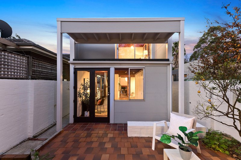 Photo - 2 Fairyland Avenue, Chatswood NSW 2067 - Image 2