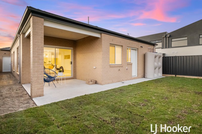 Photo - 2 Falconer Court, Clyde North VIC 3978 - Image 16