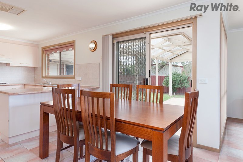 Photo - 2 Favaro Place, Hillside VIC 3037 - Image 3