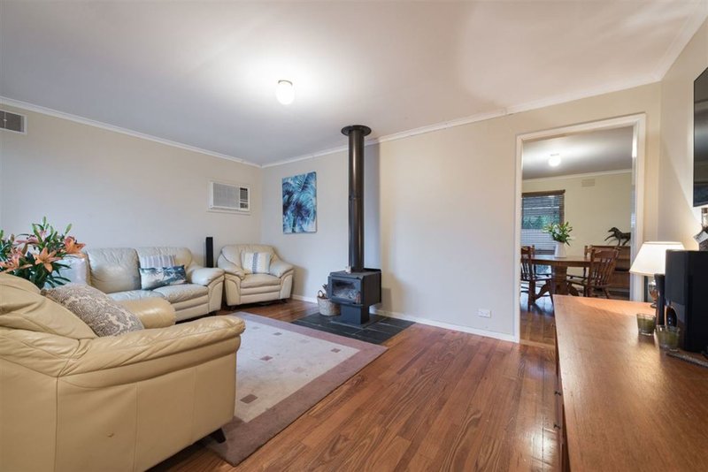 Photo - 2 Ferntree Court, Ferntree Gully VIC 3156 - Image 2