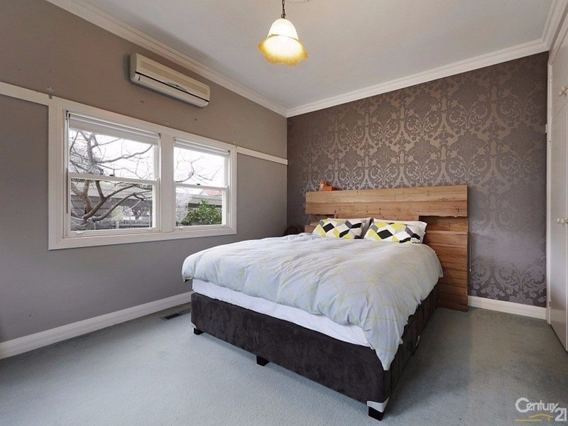 Photo - 2 Field Street, Bentleigh VIC 3204 - Image 7