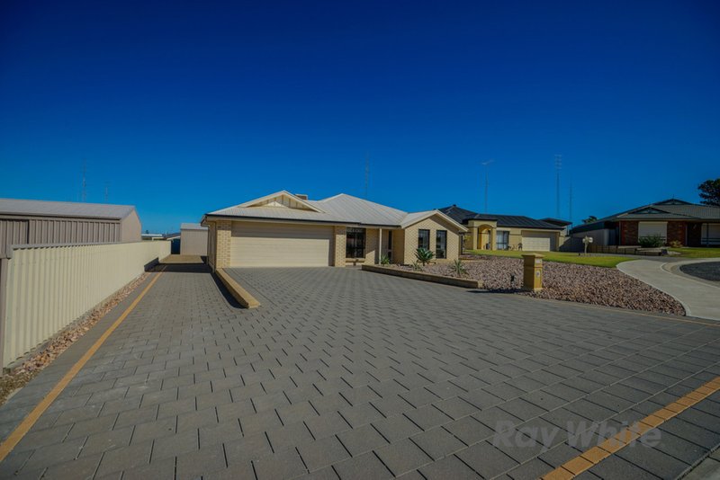 Photo - 2 Finlay Court, Moonta Bay SA 5558 - Image 2