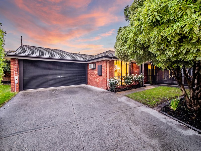 2 Fishburn Place, Cranbourne West VIC 3977