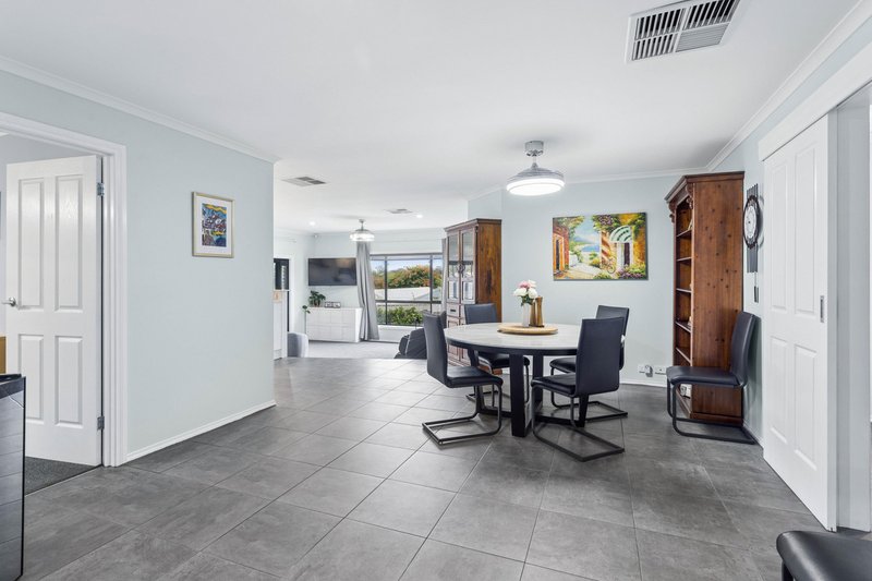 Photo - 2 Flame Tree Court, Greenwith SA 5125 - Image 8