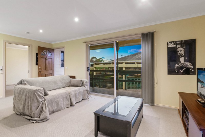 Photo - 2 Flemington Crescent, Werribee VIC 3030 - Image 12