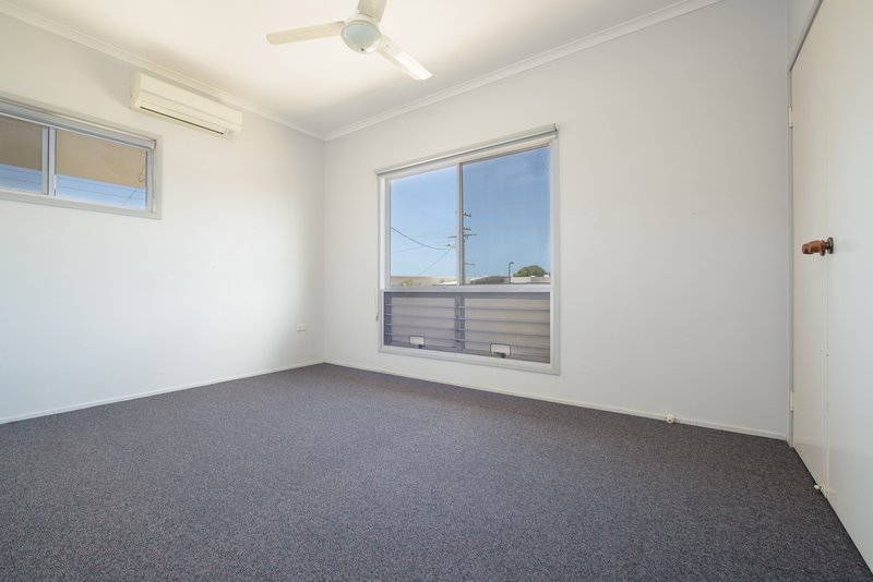 Photo - 2 Fletcher Street, West Gladstone QLD 4680 - Image 11