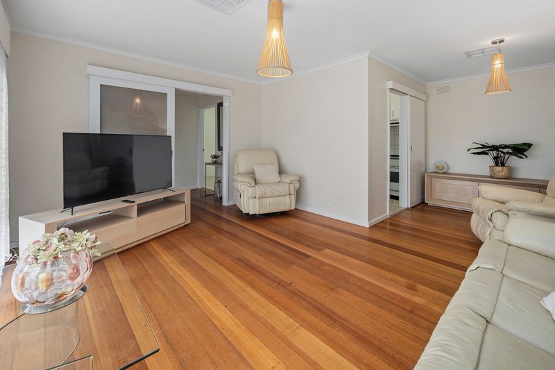 Photo - 2 Flinders Court, Lalor VIC 3075 - Image 2