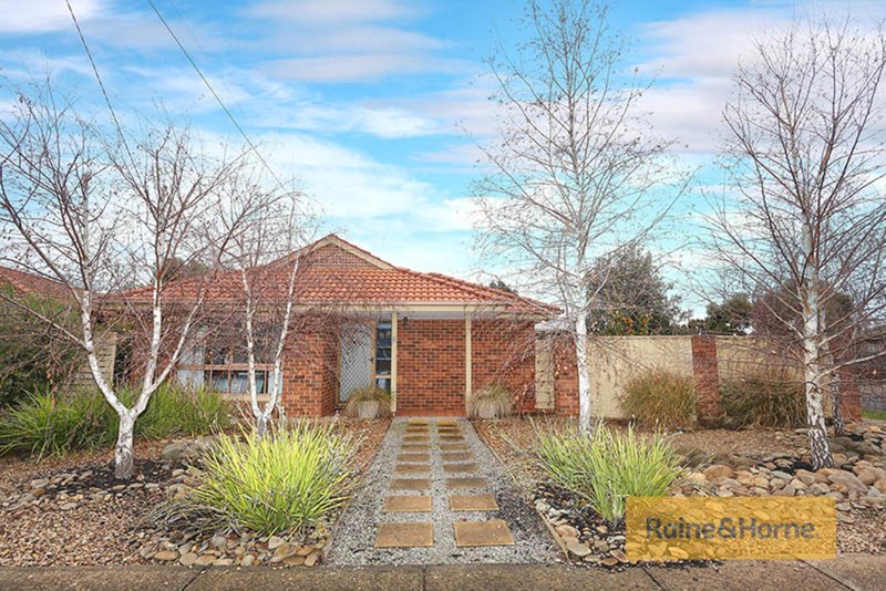 2 Flinders Road, Melton South VIC 3338