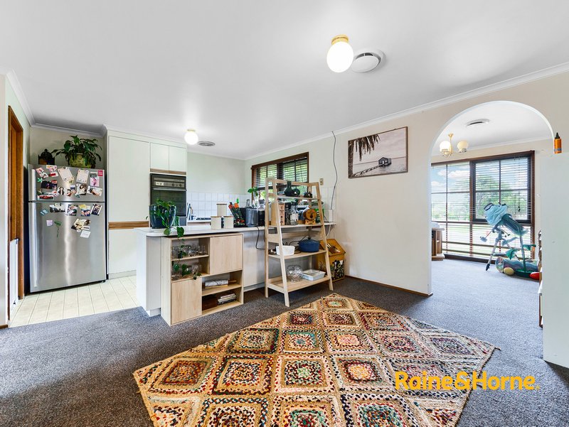 Photo - 2 Florence Avenue, Berwick VIC 3806 - Image 15