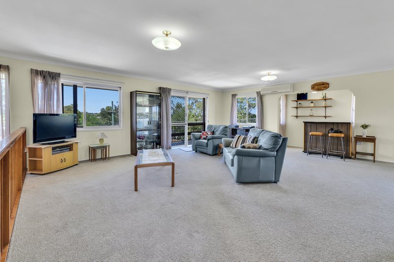 Photo - 2 Forrest Avenue, Molendinar QLD 4214 - Image 7