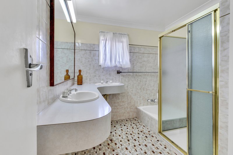 Photo - 2 Forrest Avenue, Molendinar QLD 4214 - Image 14
