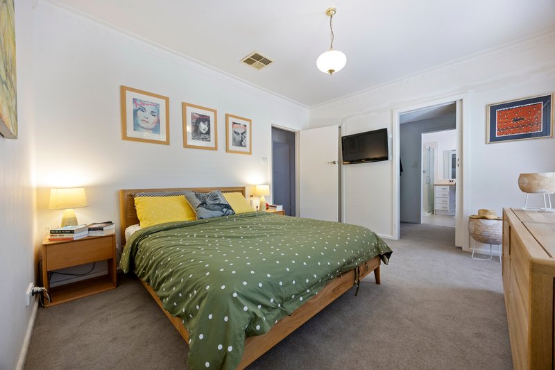 Photo - 2 Forster Street, Mitcham VIC 3132 - Image 4