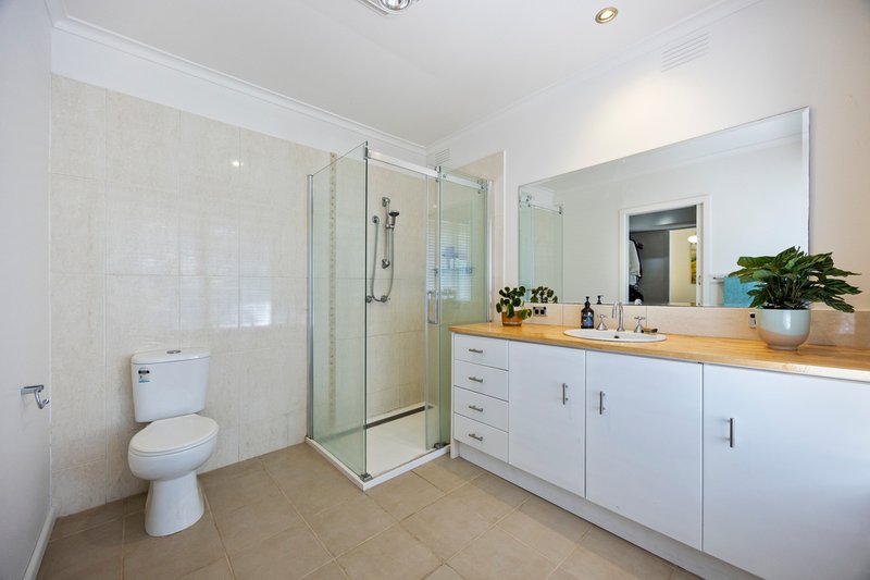 Photo - 2 Forster Street, Mitcham VIC 3132 - Image 5