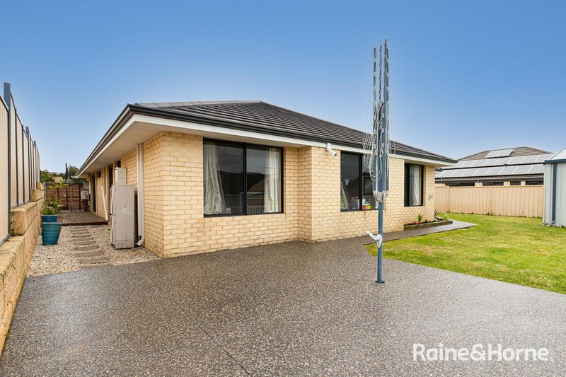 Photo - 2 Fortesse Place, Australind WA 6233 - Image 19