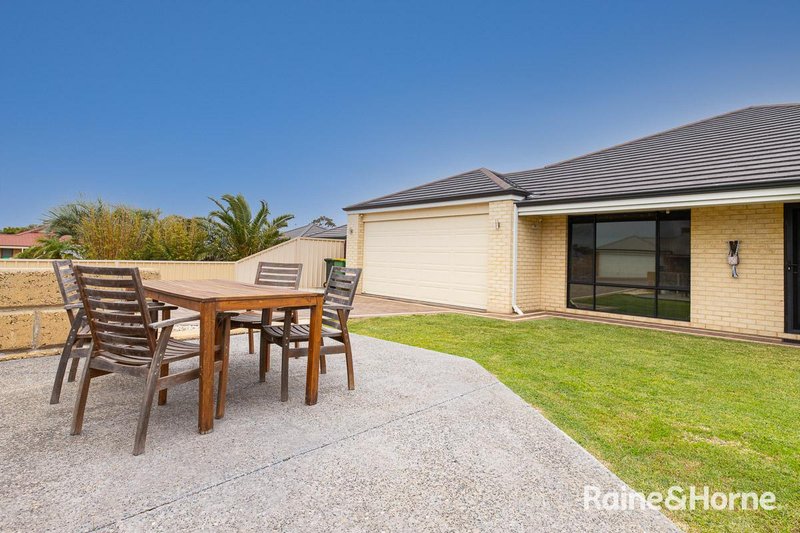 Photo - 2 Fortesse Place, Australind WA 6233 - Image 21