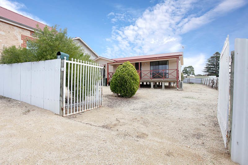 Photo - 2 Fourth Street, Ardrossan SA 5571 - Image 3