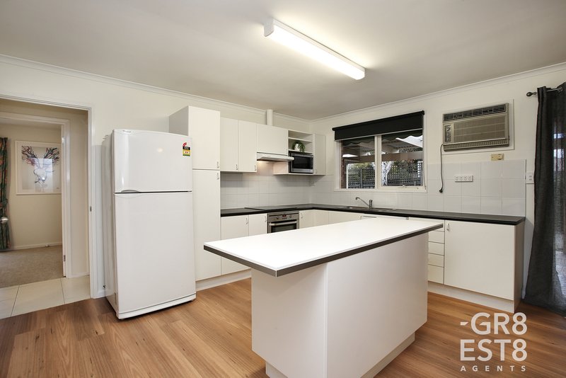 Photo - 2 Francis Court, Narre Warren VIC 3805 - Image 3