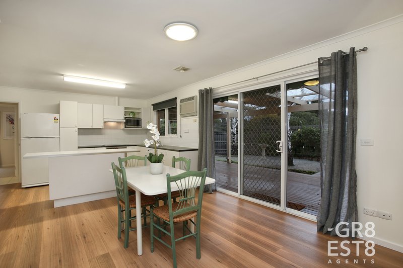 Photo - 2 Francis Court, Narre Warren VIC 3805 - Image 4