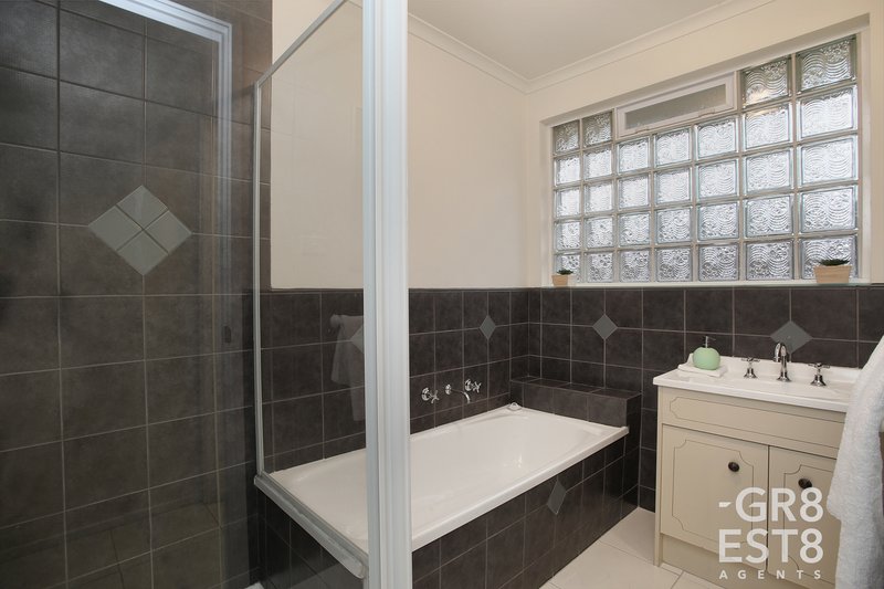 Photo - 2 Francis Court, Narre Warren VIC 3805 - Image 6