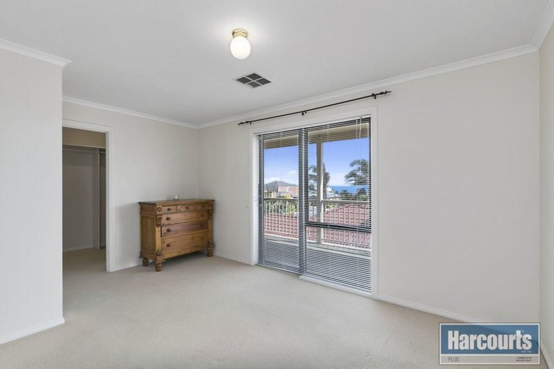 Photo - 2 Freebairn Drive, Hallett Cove SA 5158 - Image 14