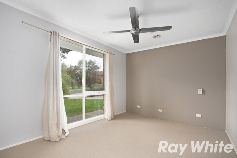 Photo - 2 Funston Court, Pakenham VIC 3810 - Image 5