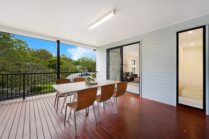 Photo - 2 Furlong Street, Indooroopilly QLD 4068 - Image 8