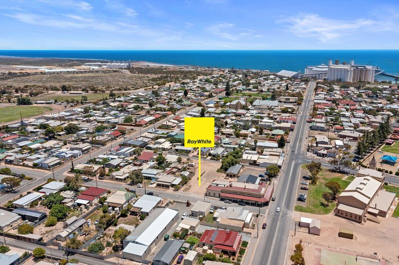 Photo - 2 Gardiner Street, Wallaroo SA 5556 - Image 5