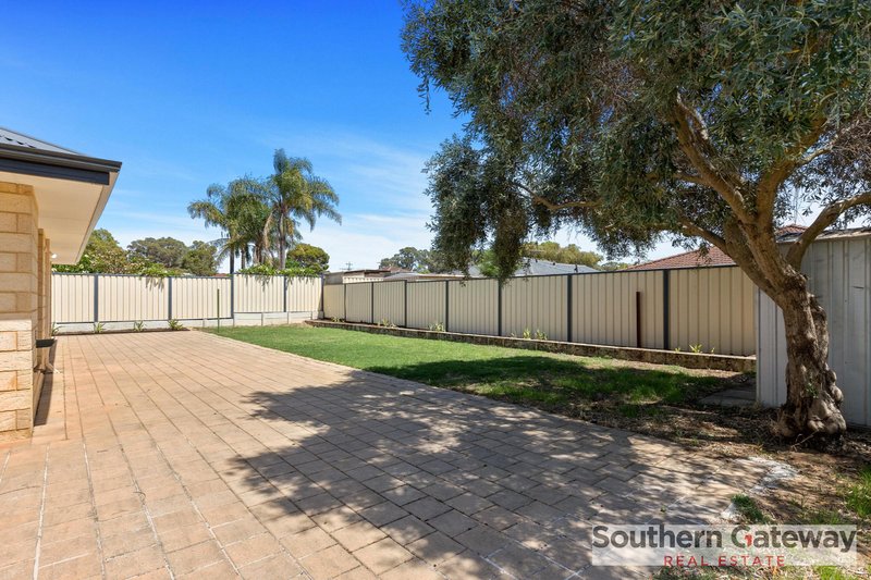 Photo - 2 Garrett Corner, Parmelia WA 6167 - Image 17