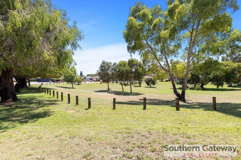 Photo - 2 Garrett Corner, Parmelia WA 6167 - Image 21