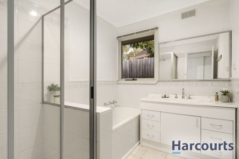 Photo - 2 Garston Court, Wantirna VIC 3152 - Image 6