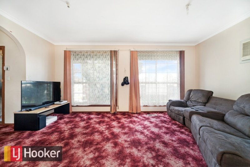 Photo - 2 Gavan Dr , Springvale VIC 3171 - Image 3