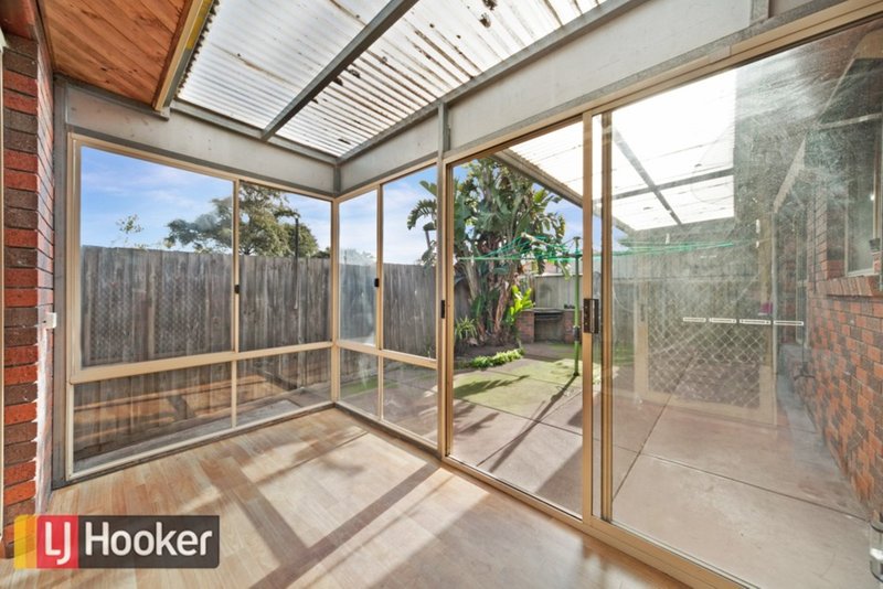 Photo - 2 Gavan Dr , Springvale VIC 3171 - Image 7