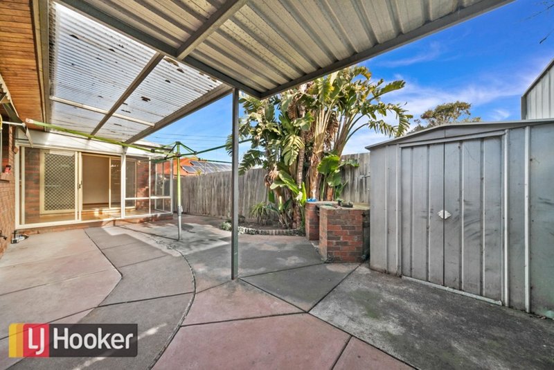 Photo - 2 Gavan Dr , Springvale VIC 3171 - Image 10