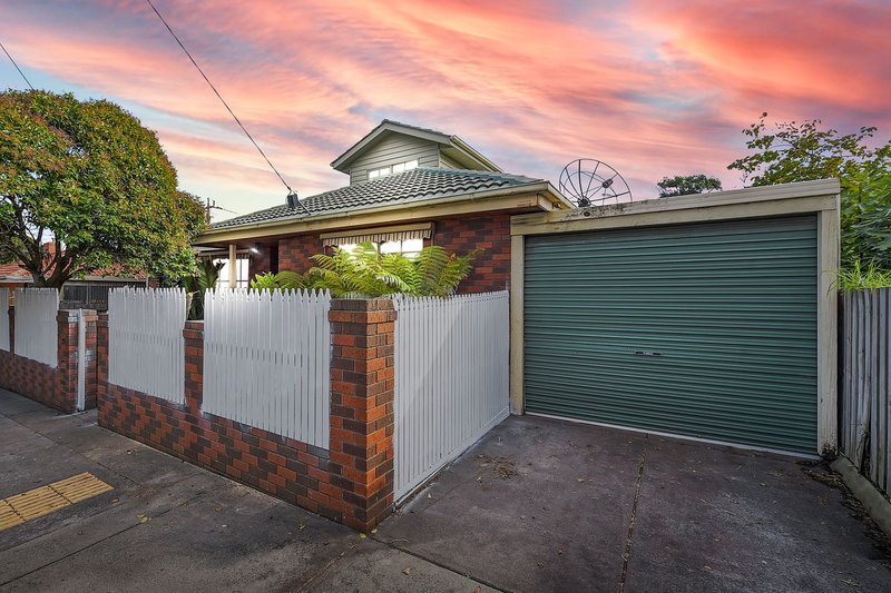 Photo - 2 Gavan Drive, Springvale VIC 3171 - Image