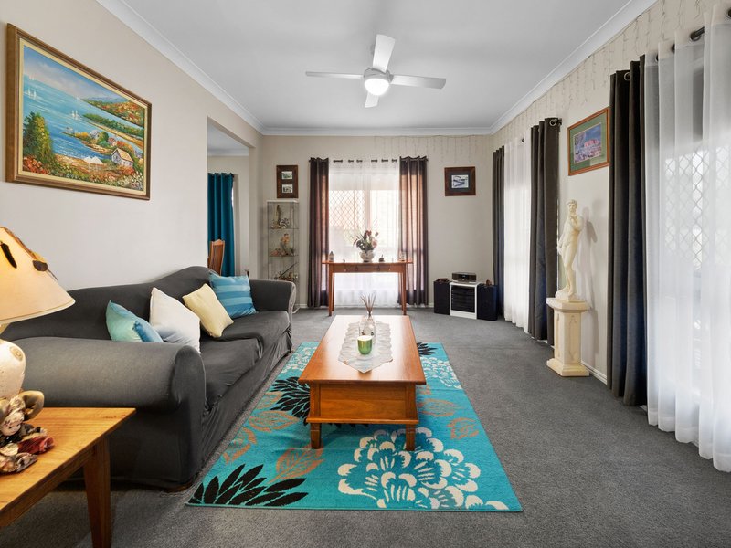 Photo - 2 Gemma Court, Capalaba QLD 4157 - Image 3