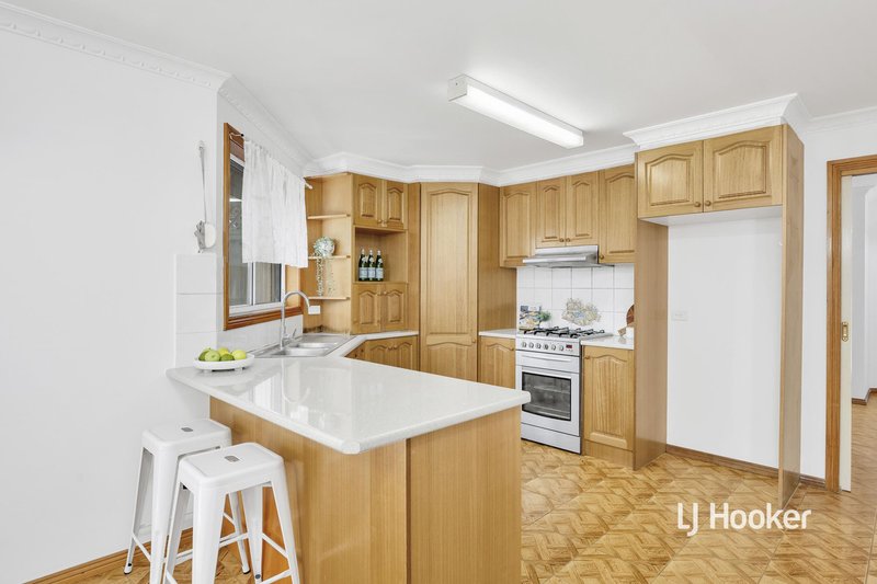 Photo - 2 George Benjamin Court, Seabrook VIC 3028 - Image 5