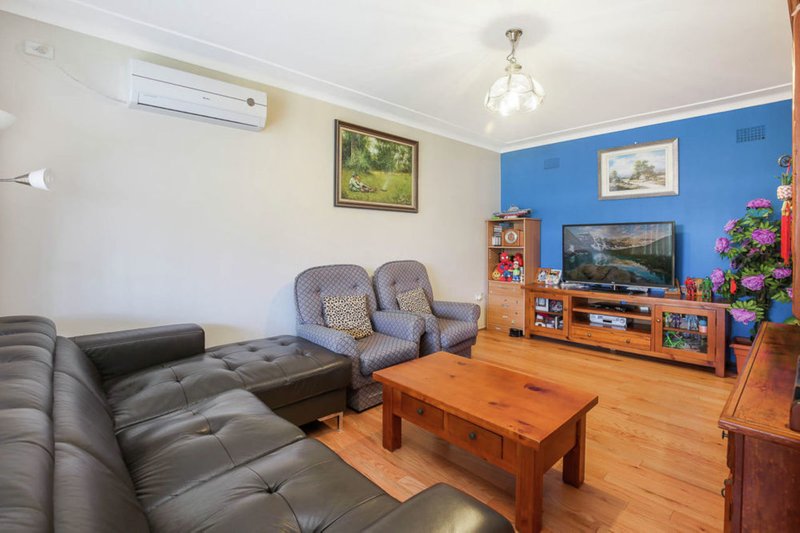 Photo - 2 Gibbons Place, Marayong NSW 2148 - Image 3