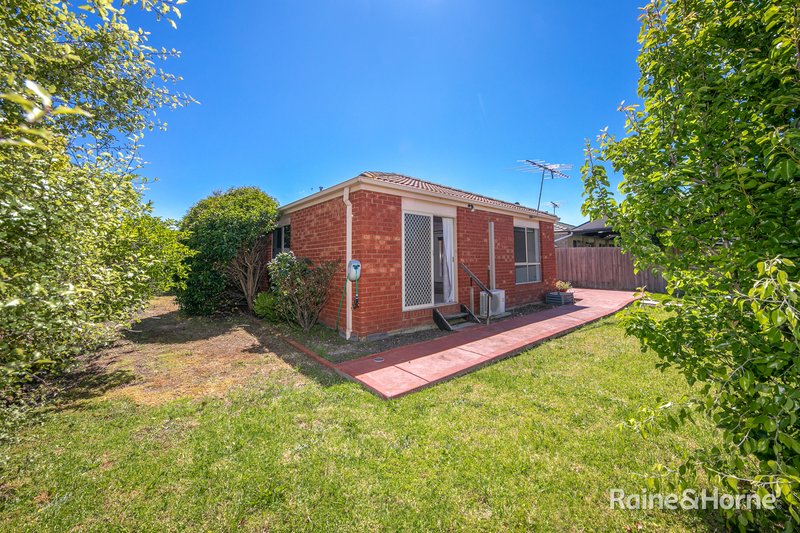 Photo - 2 Giffen Place, Sunbury VIC 3429 - Image 13