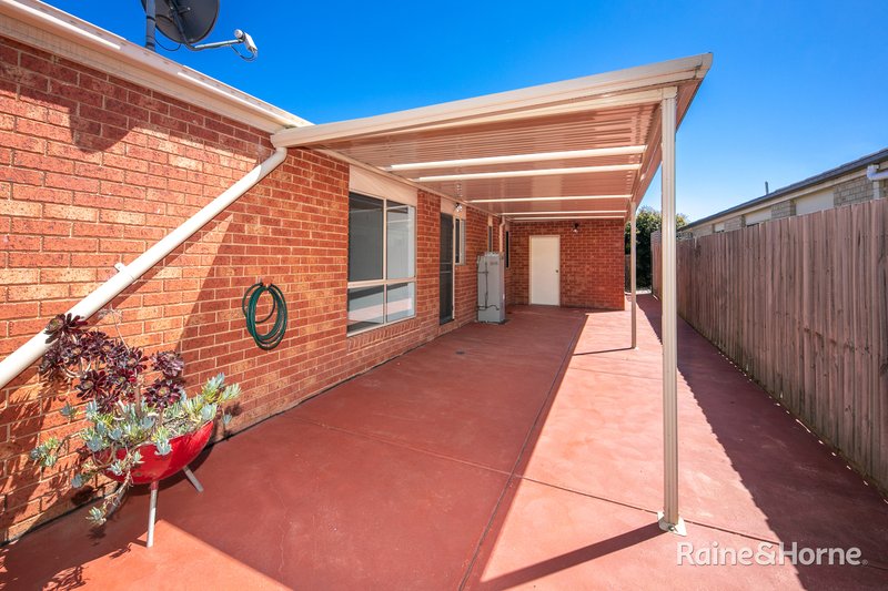 Photo - 2 Giffen Place, Sunbury VIC 3429 - Image 14